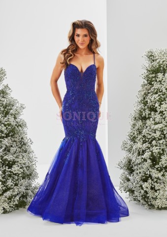Flaunt Your Curves: Best Fishtail Prom Dresses to Buy in the UK for a Show-Stopping Look