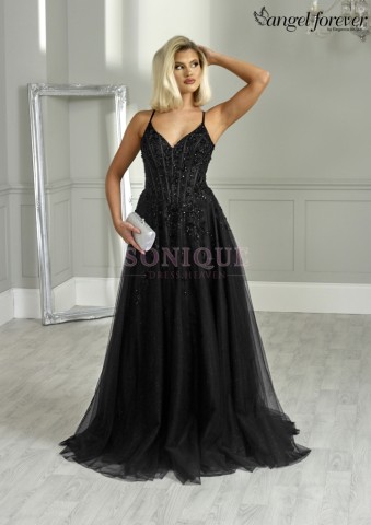 Can You Wear Black to a Daytime Wedding in the UK?