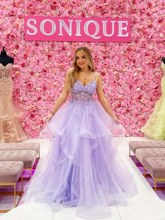 Prom Dresses in the UK: Latest Styles, Trends & Expert Style Guide